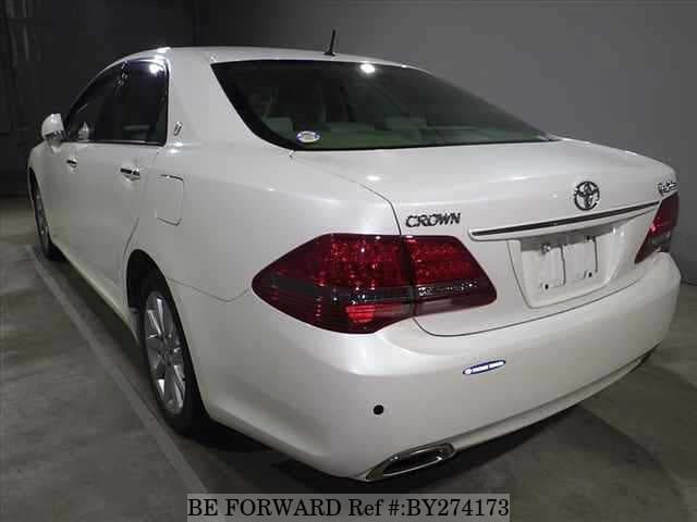 2009 Toyota Crown JDM car for sale — photo 6 of 8