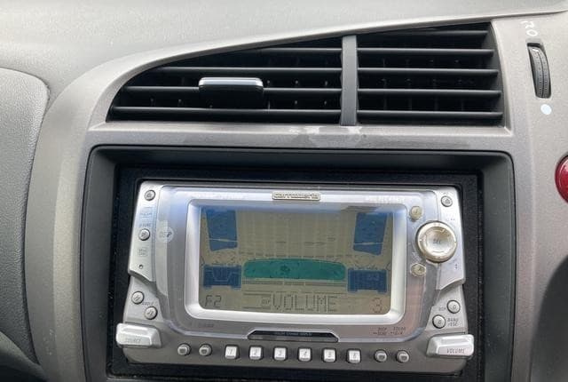 2010 Honda Stream JDM car for sale — photo 5 of 25