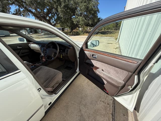 1997 Nissan Cima JDM car for sale — photo 16 of 21