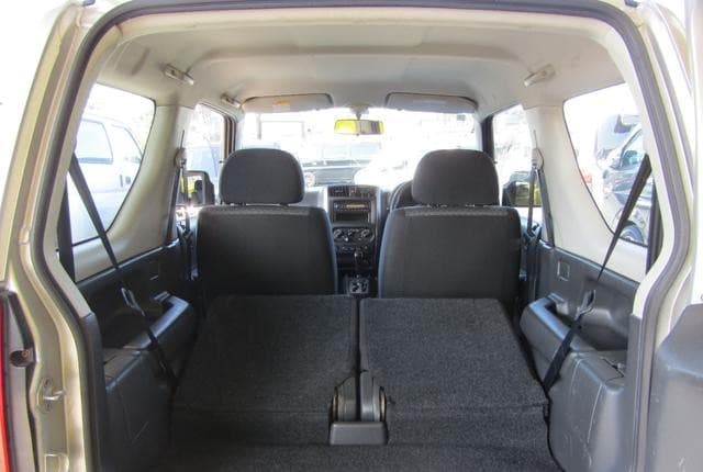 2009 Suzuki Jimny JDM car for sale — photo 10 of 13