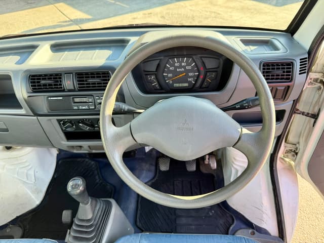 1999 Mitsubishi Minicab JDM car for sale — photo 18 of 25