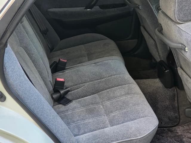 1996 Toyota Crown JDM car for sale — photo 17 of 25