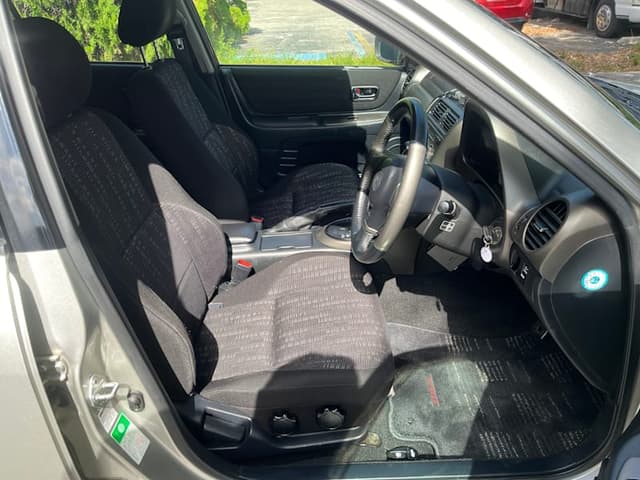 1998 Toyota Altezza JDM car for sale — photo 11 of 17
