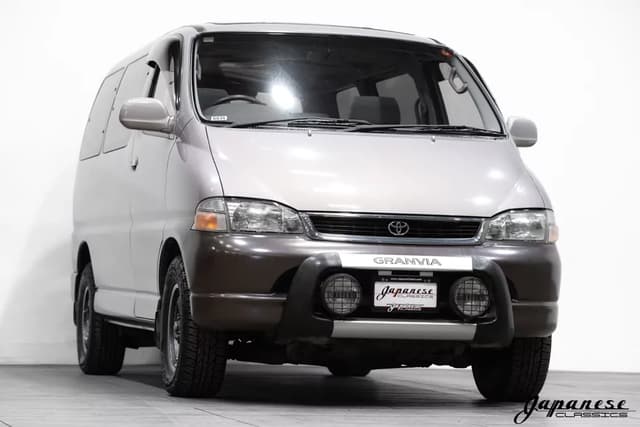 1996 Toyota Granvia JDM car for sale — photo 3 of 25