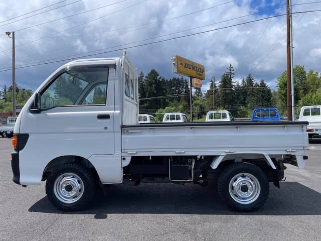 1996 Daihatsu Hijet JDM car for sale — photo 2 of 25