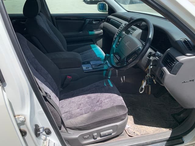 2000 Toyota Crown JDM car for sale — photo 5 of 12