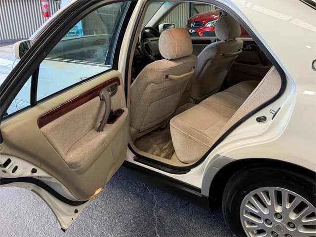 1999 Toyota Crown JDM car for sale — photo 11 of 19
