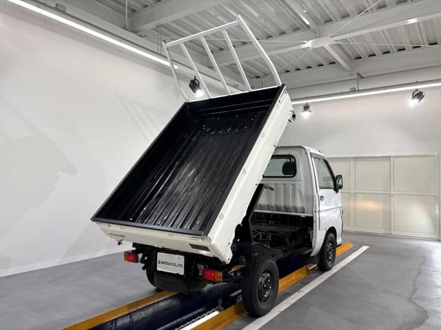 1997 Daihatsu Hijet JDM car for sale — photo 10 of 25