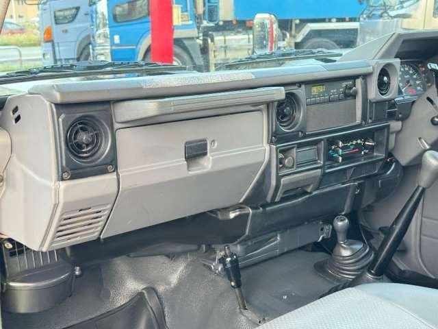 2001 Toyota Land Cruiser JDM car for sale — photo 21 of 25