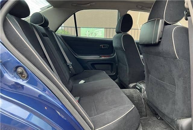 2003 Toyota Altezza JDM car for sale — photo 24 of 25