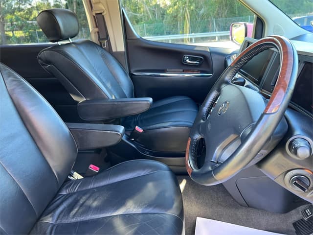 2007 Nissan Elgrand JDM car for sale — photo 13 of 16