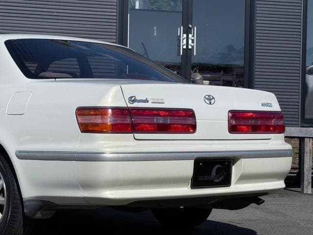 1998 Toyota Mark II JDM car for sale — photo 14 of 20