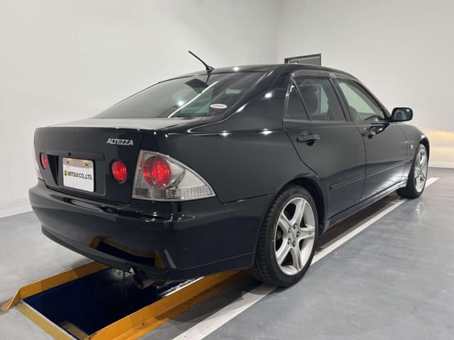 2000 Toyota Altezza JDM car for sale — photo 5 of 10