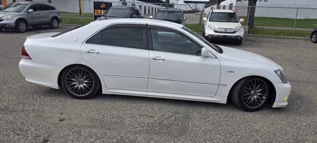 2005 Toyota Crown JDM car for sale — photo 6 of 12