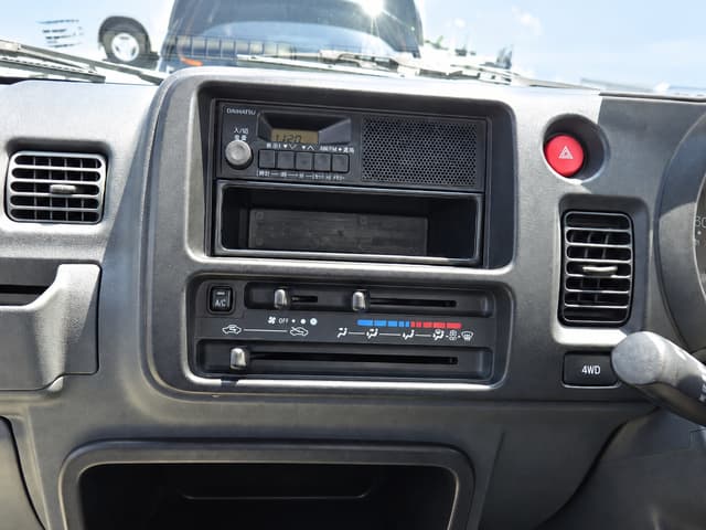 2008 Daihatsu Hijet JDM car for sale — photo 11 of 17