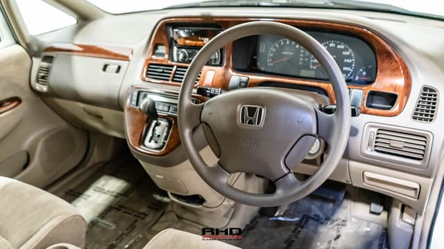 2000 Honda Odyssey JDM car for sale — photo 12 of 25