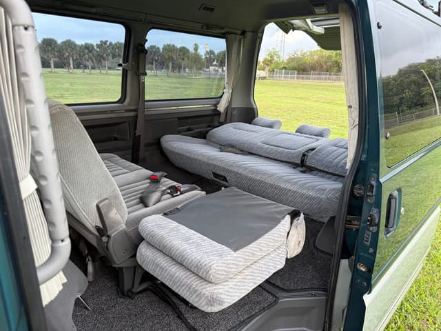 1996 Mitsubishi Delica JDM car for sale — photo 18 of 25