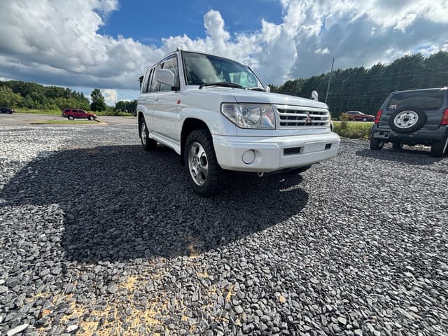 2000 Mitsubishi Pajero JDM car for sale — photo 11 of 12
