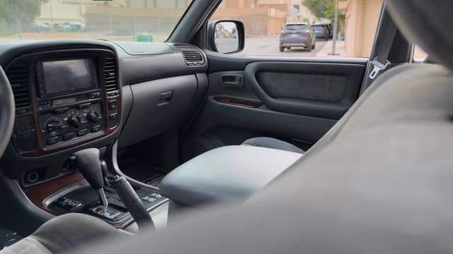 1998 Toyota Land Cruiser JDM car for sale — photo 9 of 25