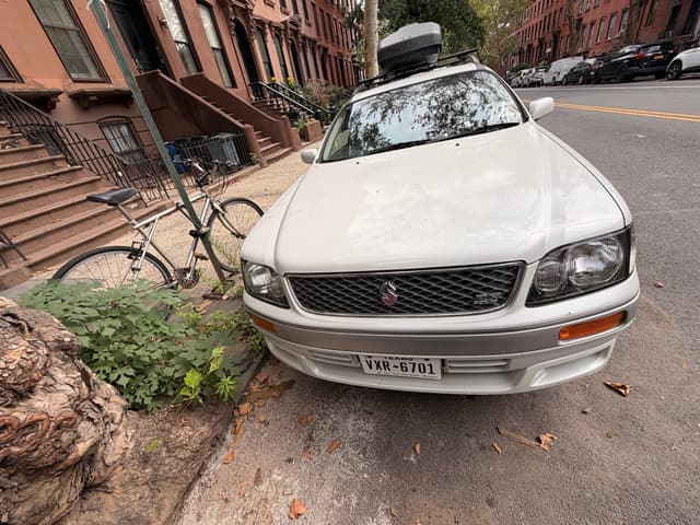 1997 Nissan Stagea JDM car for sale — photo 3 of 19