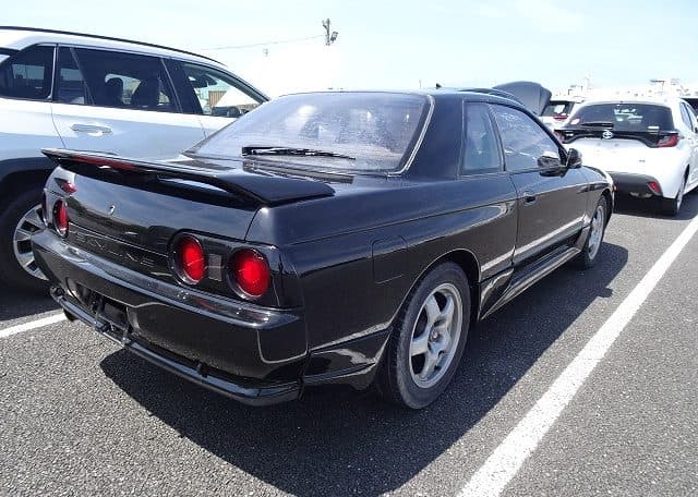 1990 Nissan Skyline JDM car for sale — photo 4 of 25