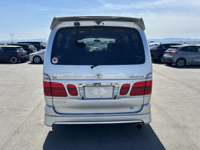 2000 Toyota Grand Hiace JDM car for sale — photo 6 of 25