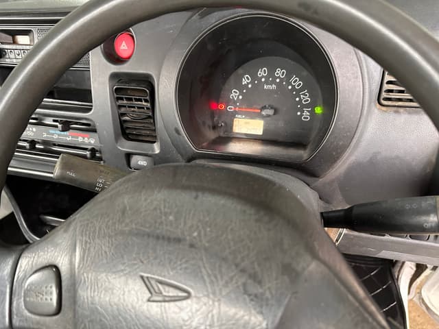 2005 Daihatsu Hijet JDM car for sale — photo 12 of 25