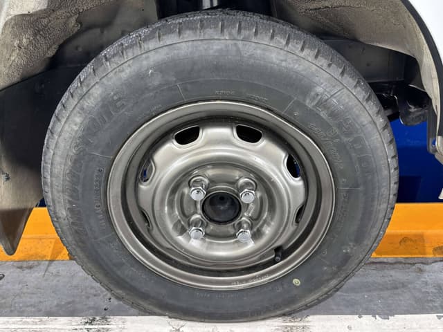 1999 Daihatsu Hijet JDM car for sale — photo 13 of 23