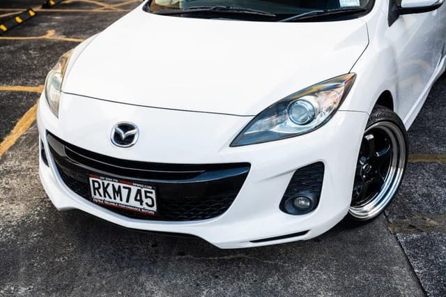 2012 Mazda Axela JDM car for sale — photo 12 of 18