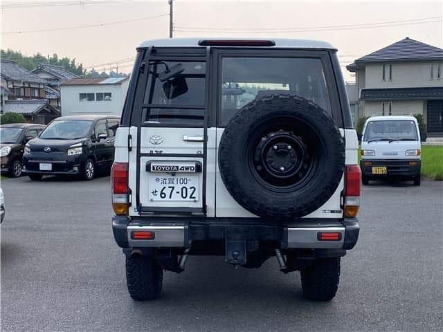 2001 Toyota Land Cruiser JDM car for sale — photo 20 of 21