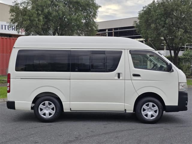 2012 Toyota HiAce JDM car for sale — photo 6 of 11