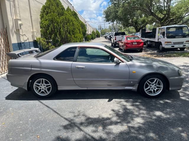 1998 Nissan Skyline JDM car for sale — photo 8 of 17