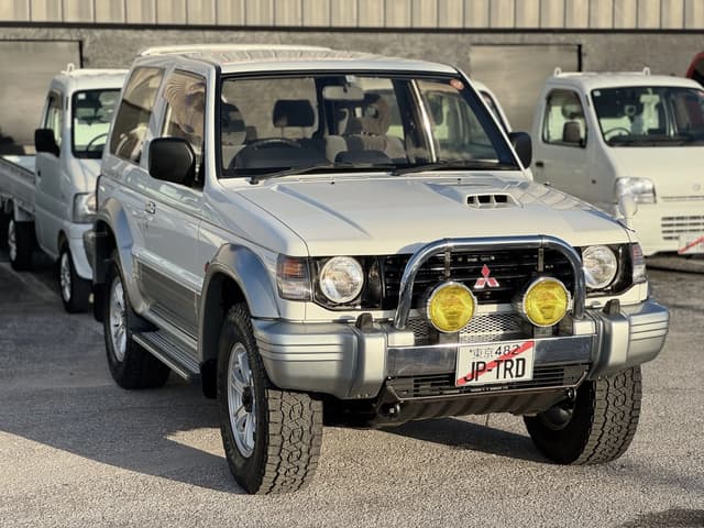 1996 Mitsubishi Pajero JDM car for sale — photo 2 of 25