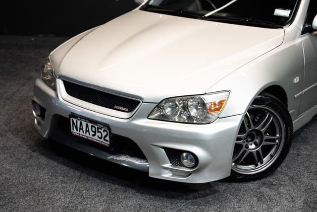 1999 Toyota Altezza JDM car for sale — photo 2 of 16