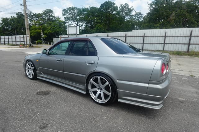1998 Nissan Skyline JDM car for sale — photo 5 of 17