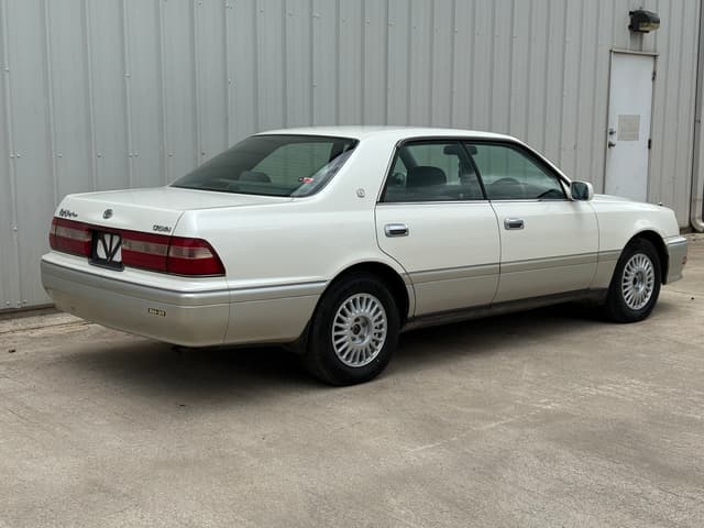 1996 Toyota Crown JDM car for sale — photo 3 of 20