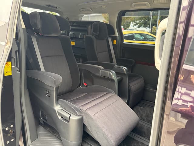 2010 Toyota Vellfire JDM car for sale — photo 12 of 23