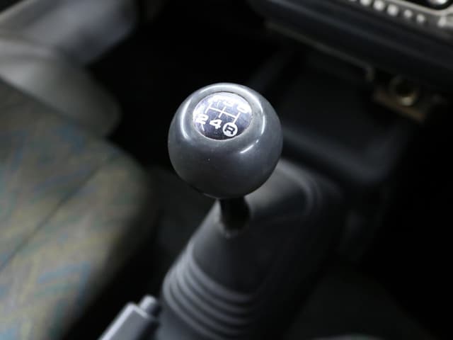 1998 Daihatsu Hijet JDM car for sale — photo 12 of 25