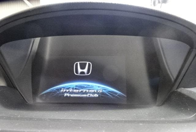 2011 Honda Odyssey JDM car for sale — photo 12 of 25