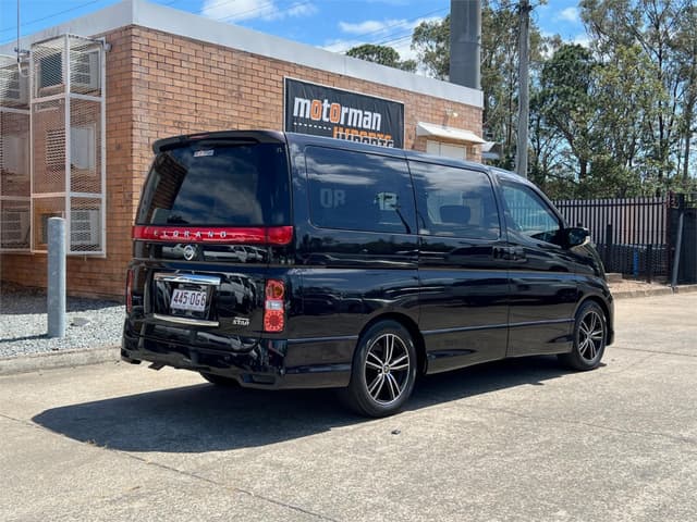 2009 Nissan Elgrand JDM car for sale — photo 6 of 16