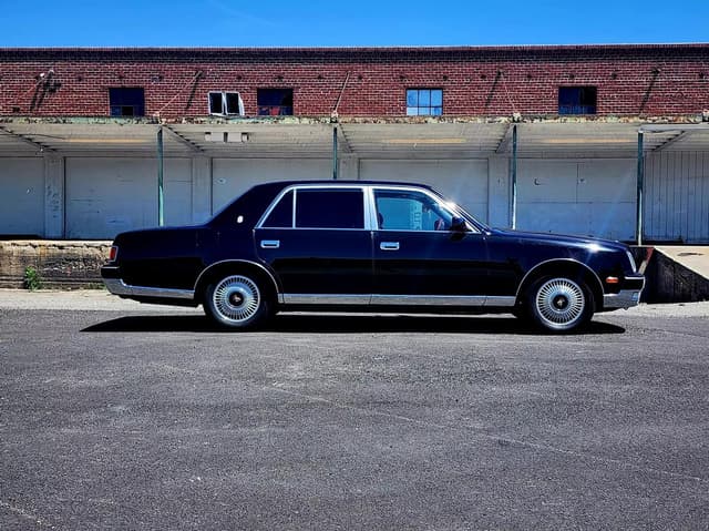 1998 Toyota Century JDM car for sale — photo 2 of 24
