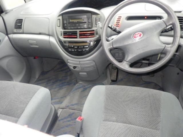2001 Toyota Estima JDM car for sale — photo 5 of 5