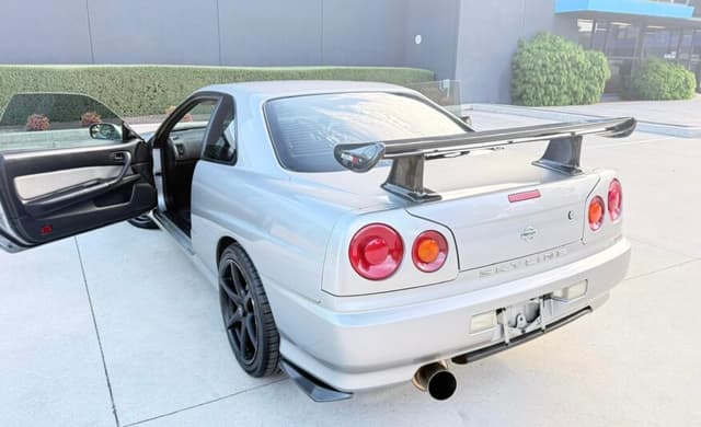 1998 Nissan Skyline JDM car for sale — photo 3 of 25