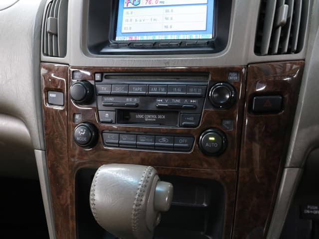 1998 Toyota Harrier JDM car for sale — photo 13 of 25