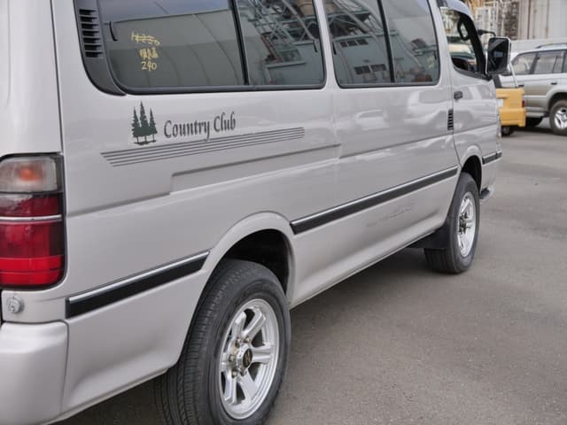 2001 Toyota HiAce JDM car for sale — photo 18 of 25