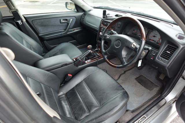2000 Nissan Stagea JDM car for sale — photo 12 of 17