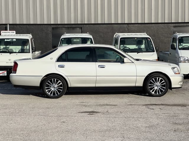 1999 Toyota Majesta JDM car for sale — photo 17 of 24
