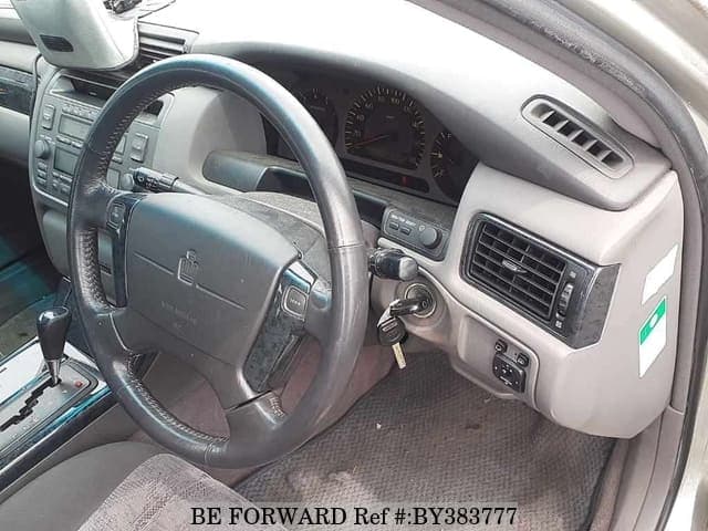 2000 Toyota Crown JDM car for sale — photo 3 of 8