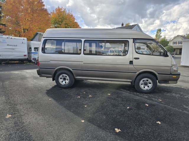 1996 Toyota HiAce JDM car for sale — photo 4 of 25