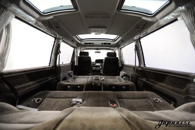 1993 Toyota HiAce JDM car for sale — photo 22 of 25
